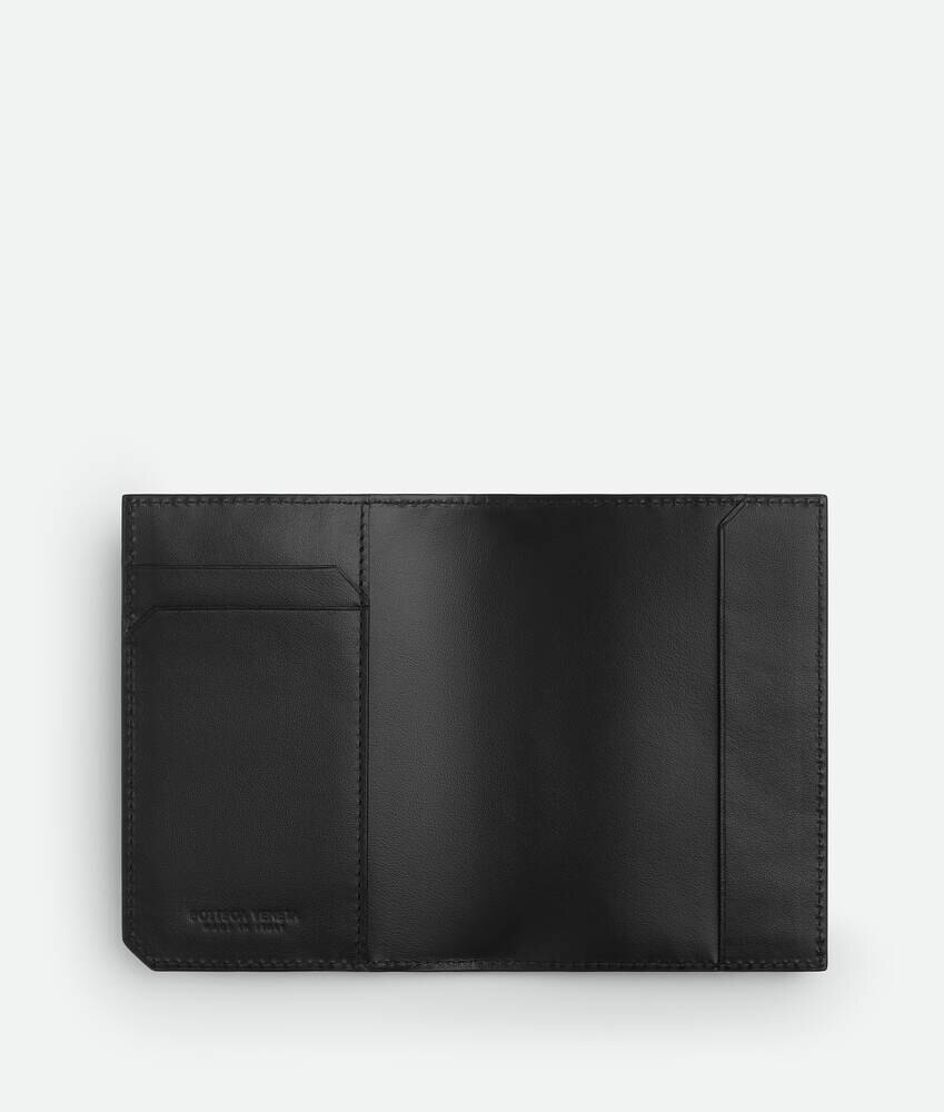 Cartera de Pasaporte Intrecciato Piccolo