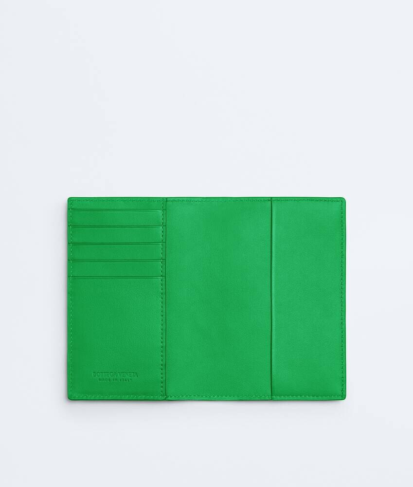 Estuche de Pasaporte Intrecciato