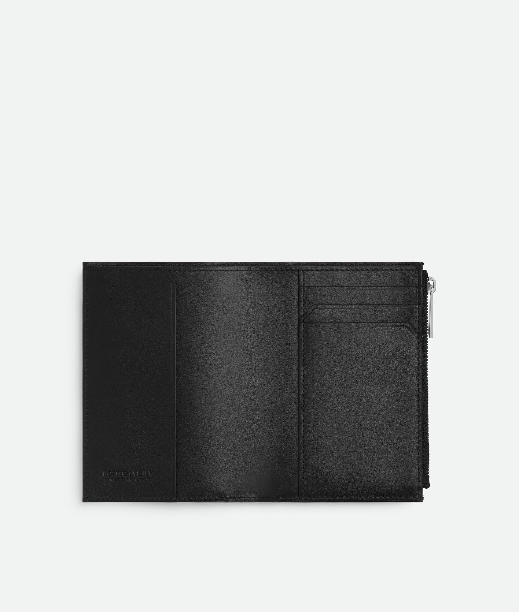Cartera de Pasaporte Intrecciato Piccolo con Cierre