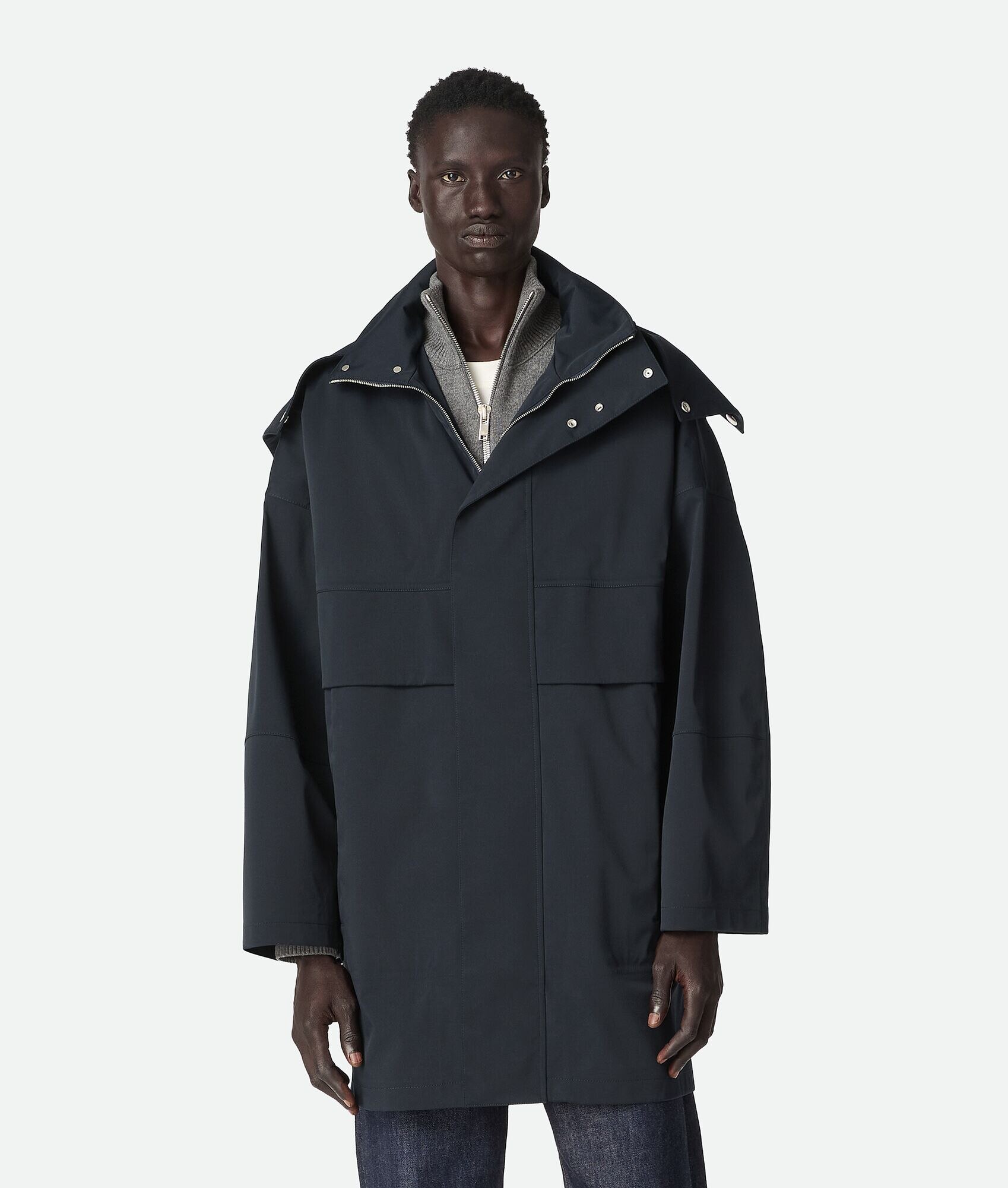 Parka con capucha de lana técnica acolchada