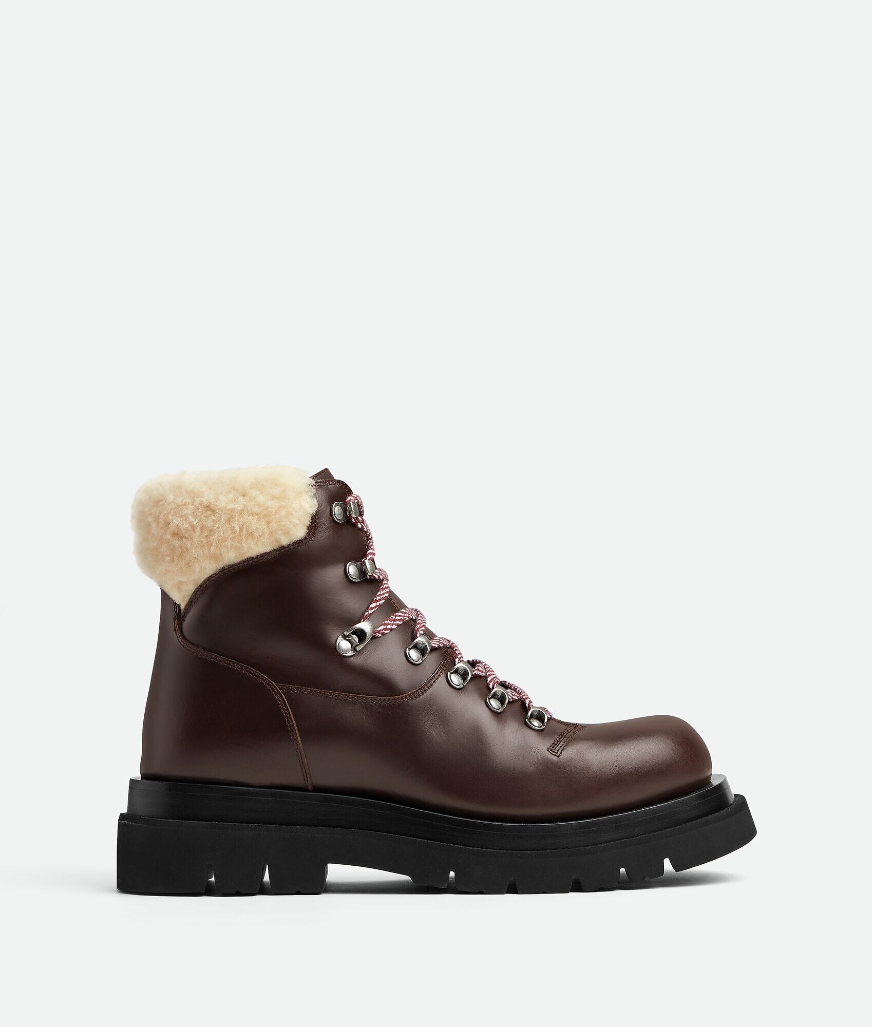 Bota de tobillo para senderismo Lug