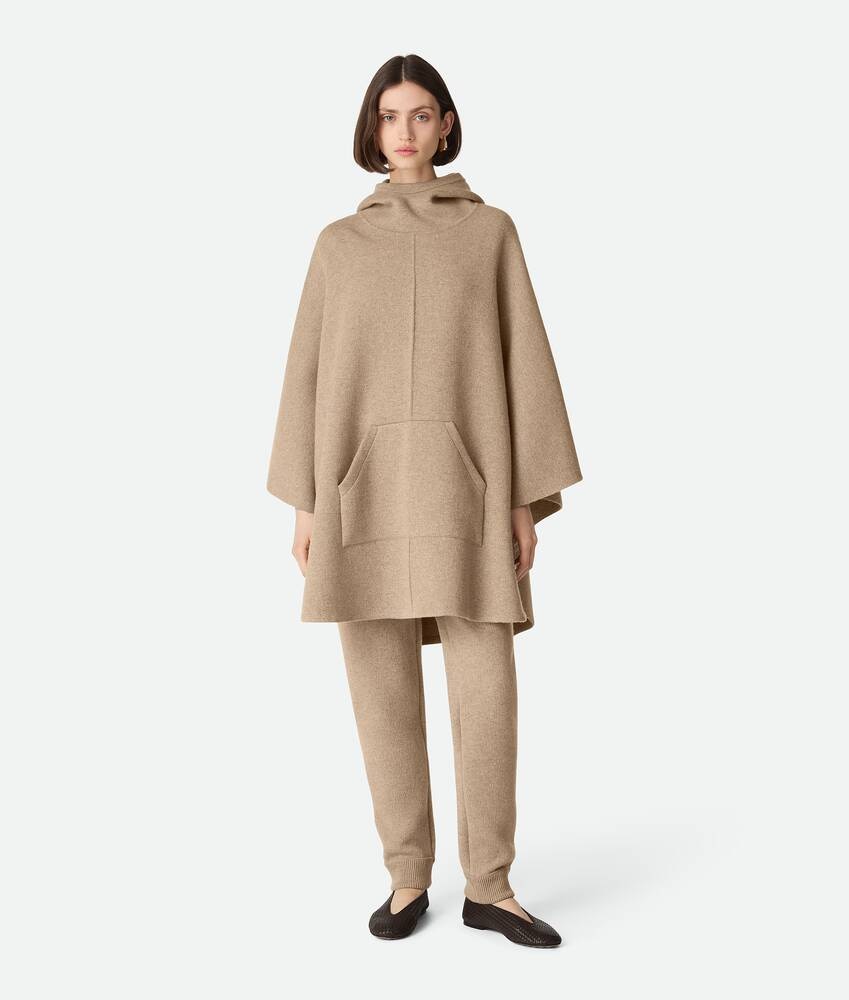 Capa con capucha de cachemira