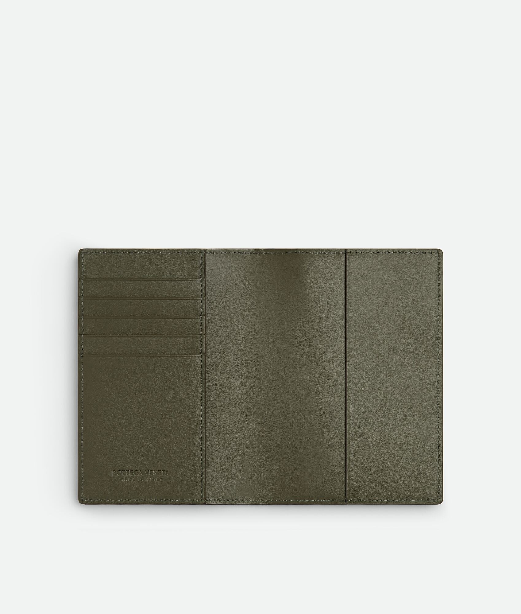 Estuche de pasaporte Intrecciato