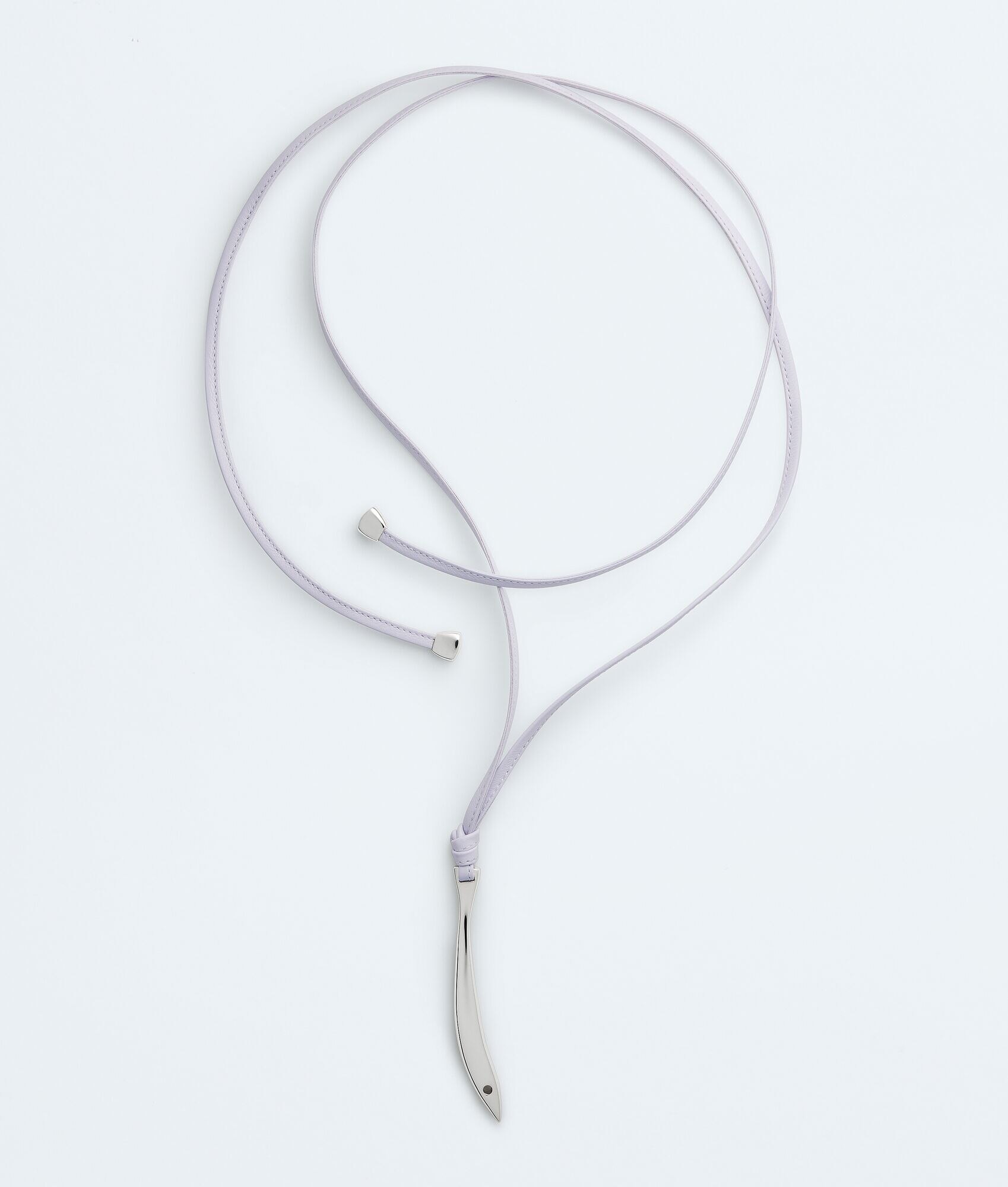 Collar de cuero de sardina