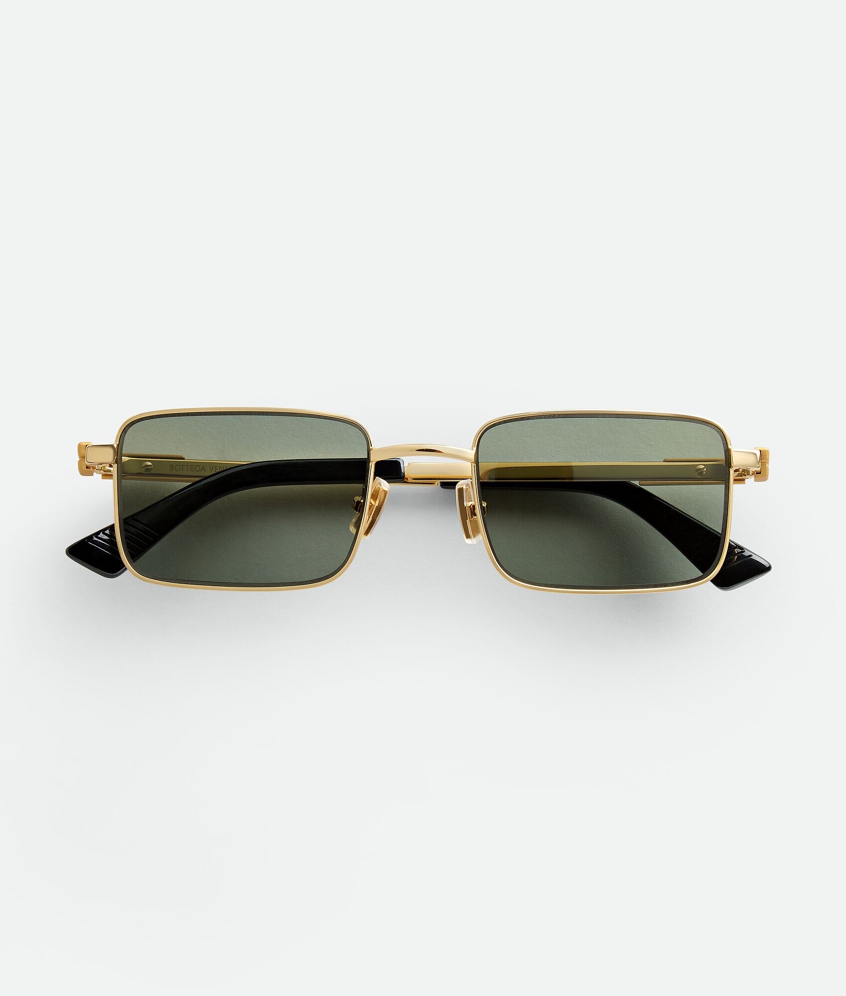 Gafas de sol rectangulares clásicas