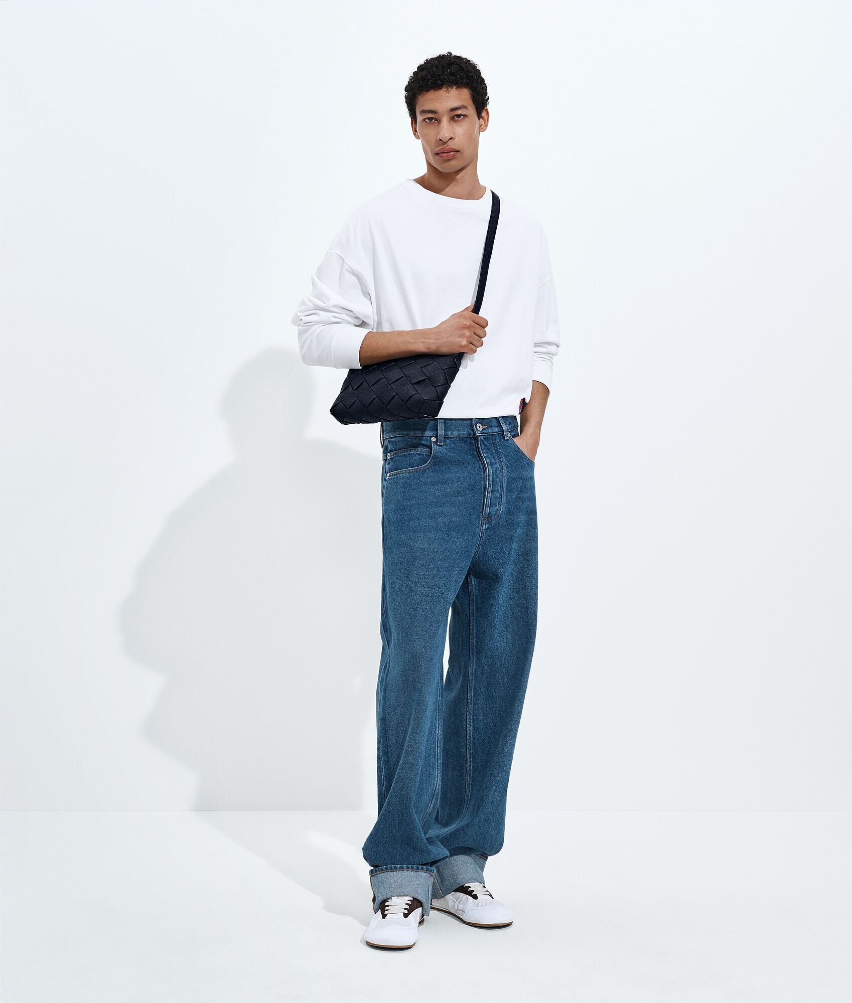 Pantalones vaqueros de indigo medio con dobladillo
